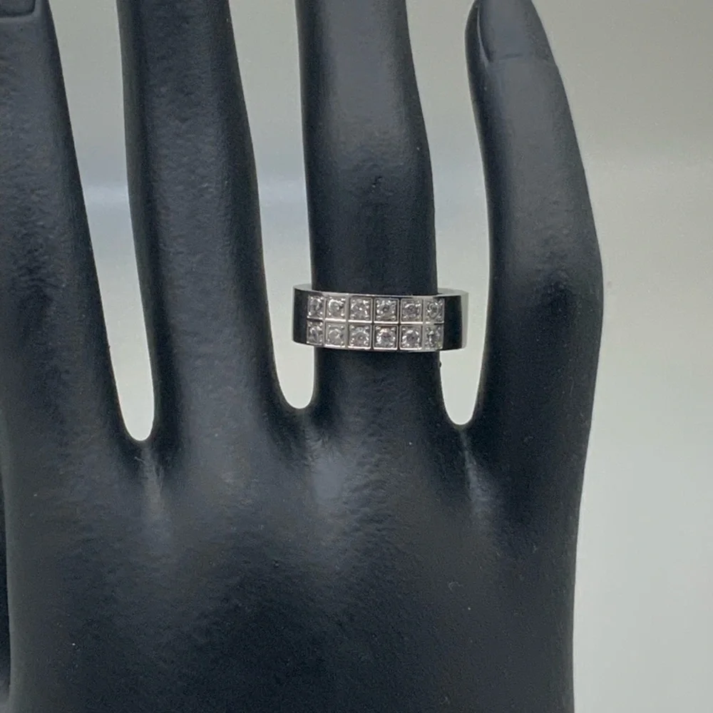 Nwt‎ Double row Diamond CZ stones Stainless steel